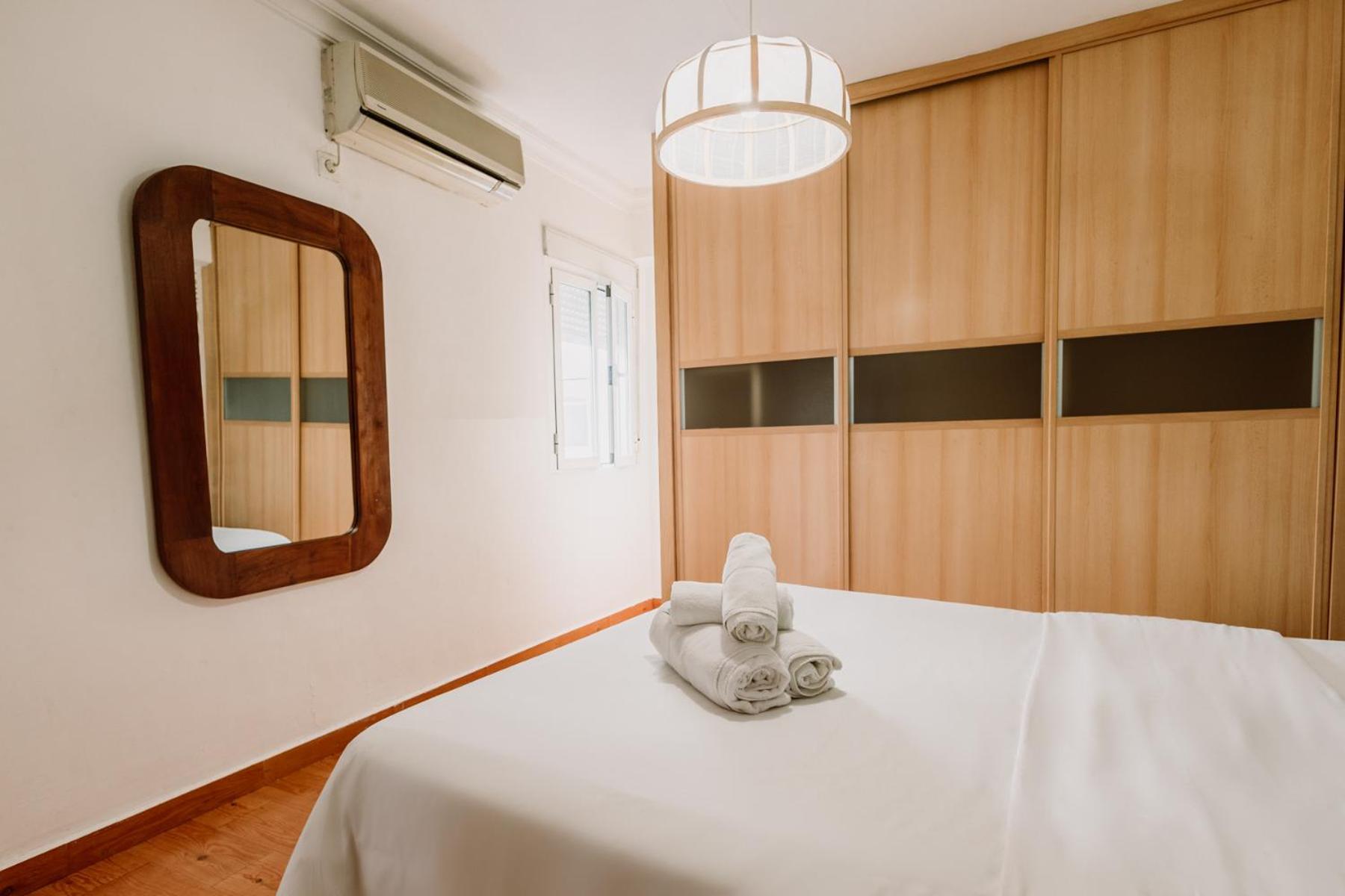 Spacious Central Apartment Siviglia Esterno foto